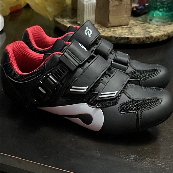Peloton Cycling Shoes - Picture 6 of 8